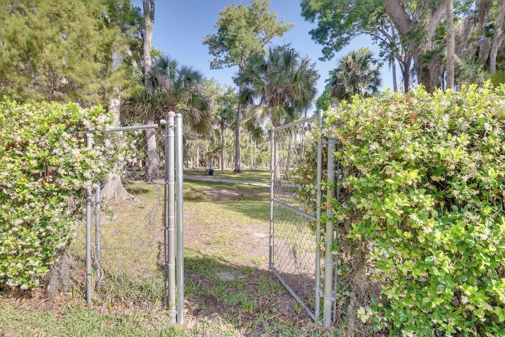 Private Pool & Park Access: Cozy South Daytona Gem