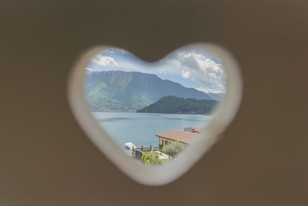 Co-f181-acol3a1 - Tina s Window on Lake Como