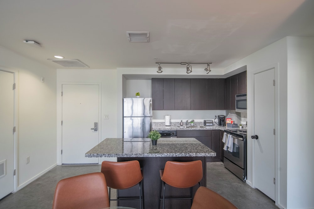 ROVE LIVING/KL - Roosevelt Point
