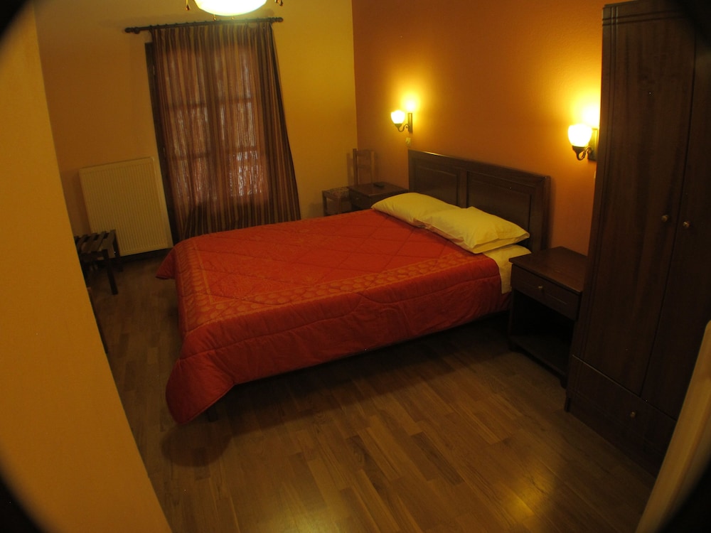 Kroupi Hotel