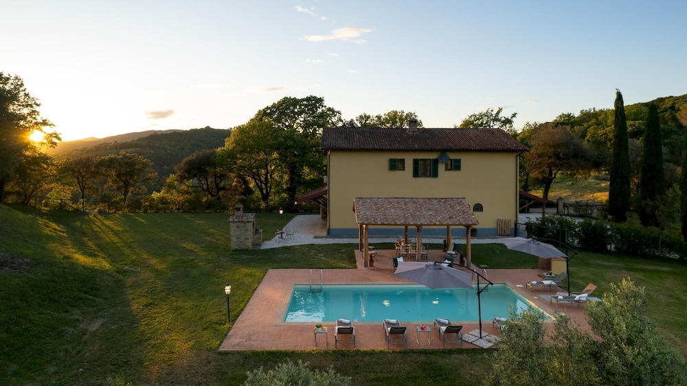 Podere Capanne 6 Emma Villas view 2