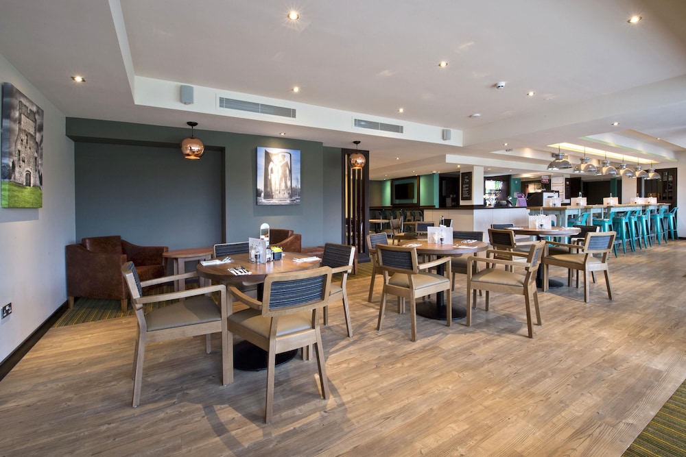 Premier Inn Newbury Town Centre South A339, photo 3