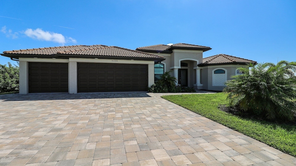South Gulf Cove 3 Bedroom Canal Pool Home 3 Home