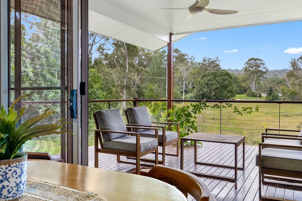 Quiet Ninderry Cottage With Peaceful Rural Outlook