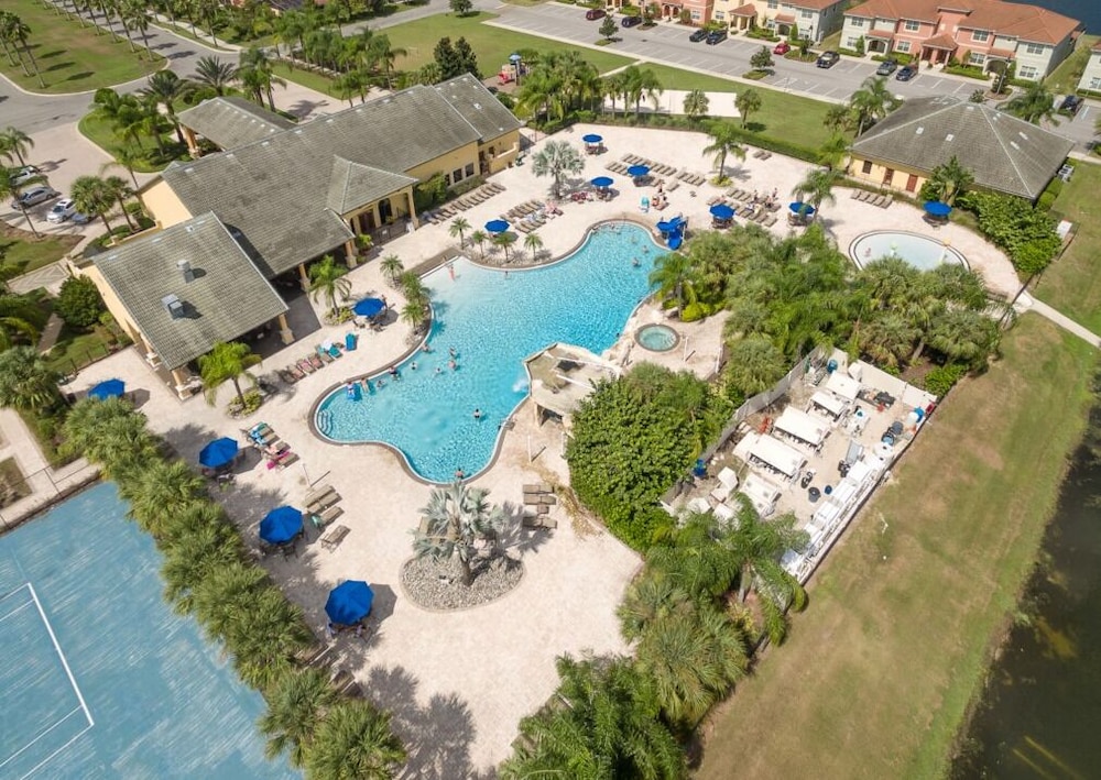 Sunny Paradise Retreat At Paradise Palms By Shine Villas 4 Bedroom Townhouse