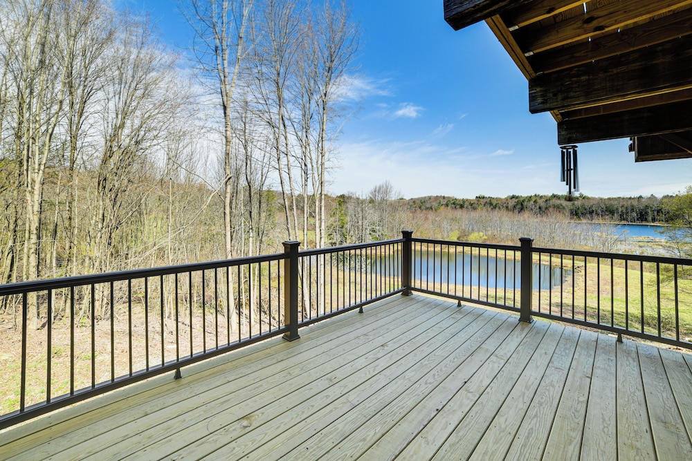 Golf, Fish & Ski: Retreat w/ Game Room in Thompson