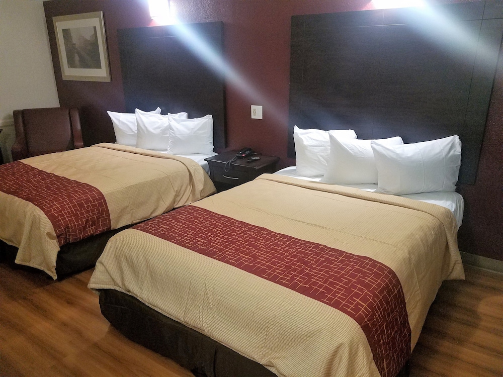 Red Roof Inn & Suites Houston - Hobby Airport-4