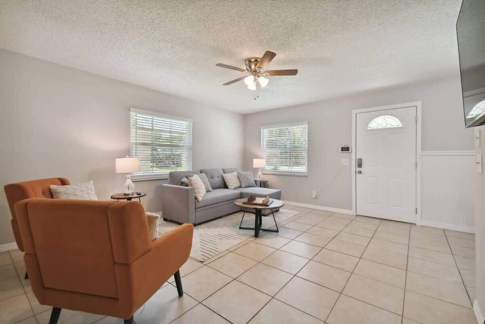 Comfortable Home in Dade City!