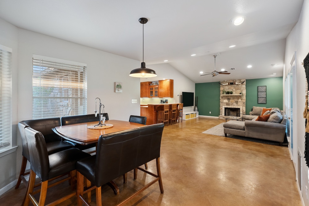 Marble Falls Vacations - Pet-friendly Marble Falls Home w/ Hot Tub! - Property Image 3