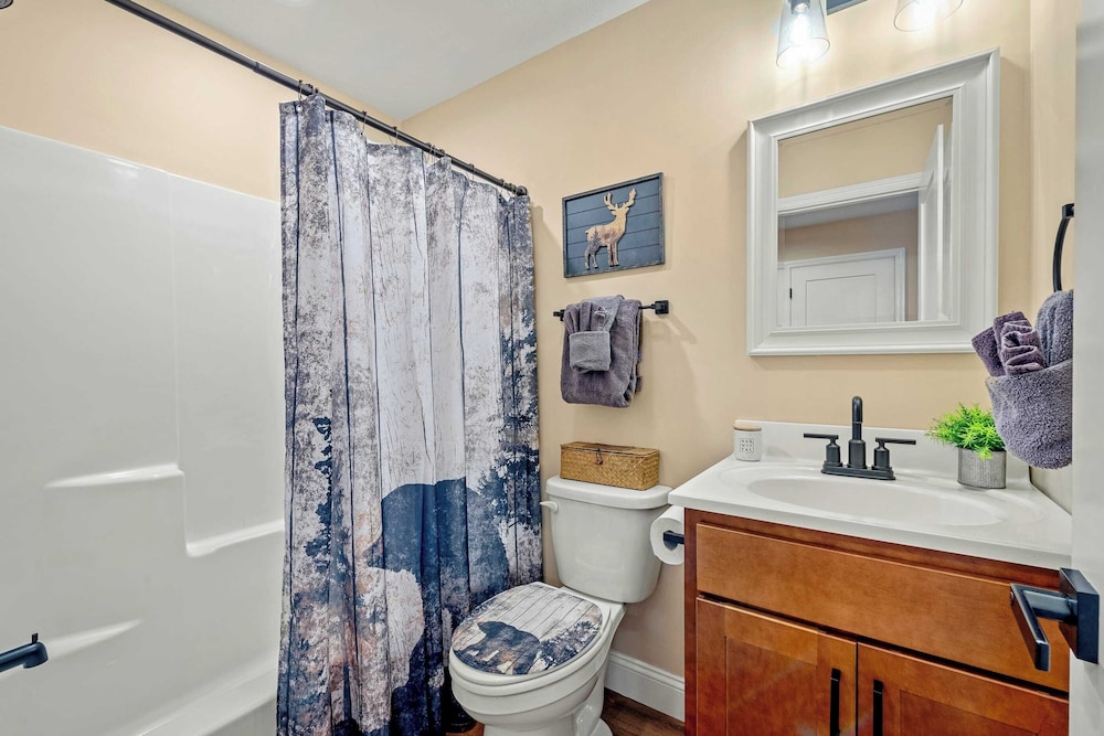Stephen Way by Avantstay Hot Tub + Game Room Albrightsville