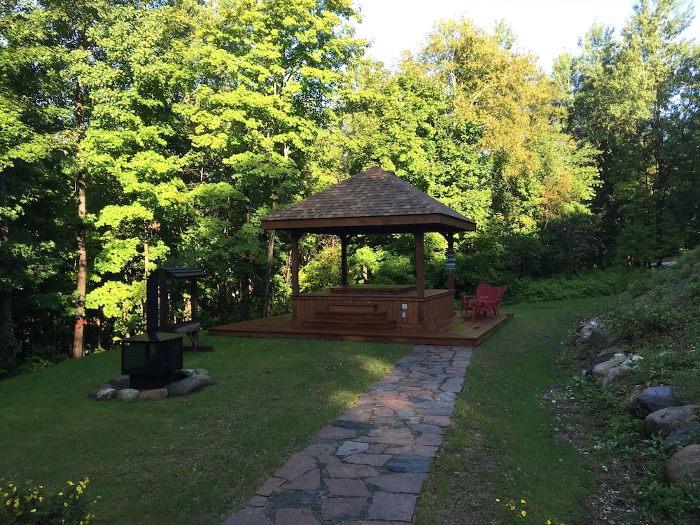 Selenia Lodge
