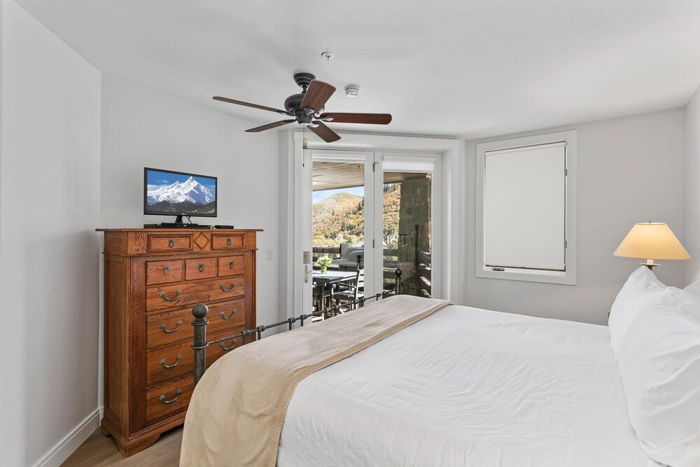 Trail's End Lodge at Deer Valley Resort - Two Bedroom Residence with Den and Spa #103 2 Condo