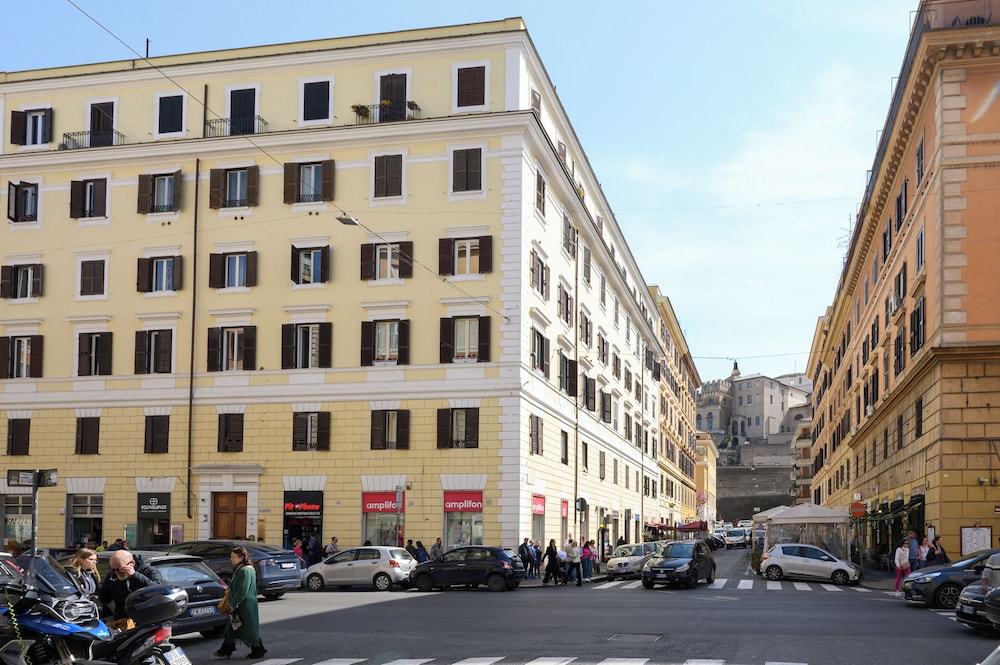 Magnoliahome Suites at the Vatican