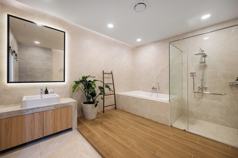 Mövenpick Pool Villa 6BR