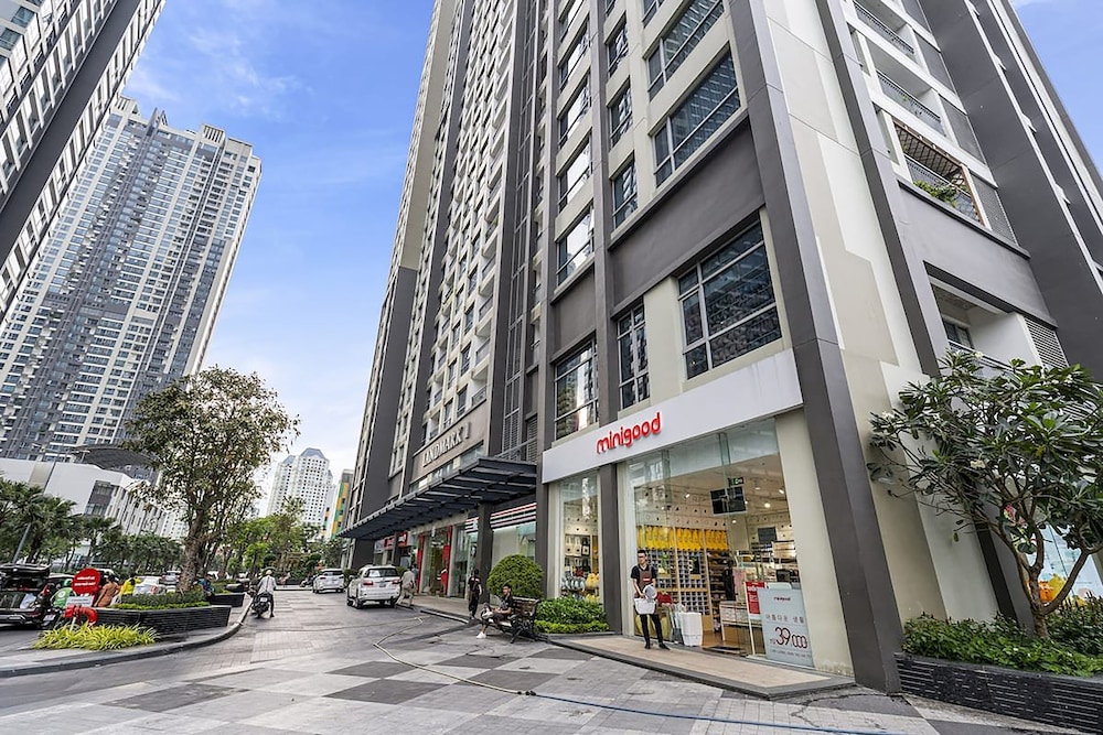 Apartment Landmark 81 by Urban Home