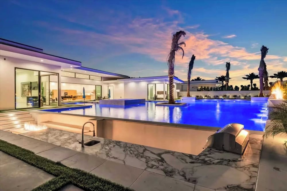 Sleeps 28 2 Luxe Villas w/ Pickleball Court Bravo Villas Dorada by Avantstay