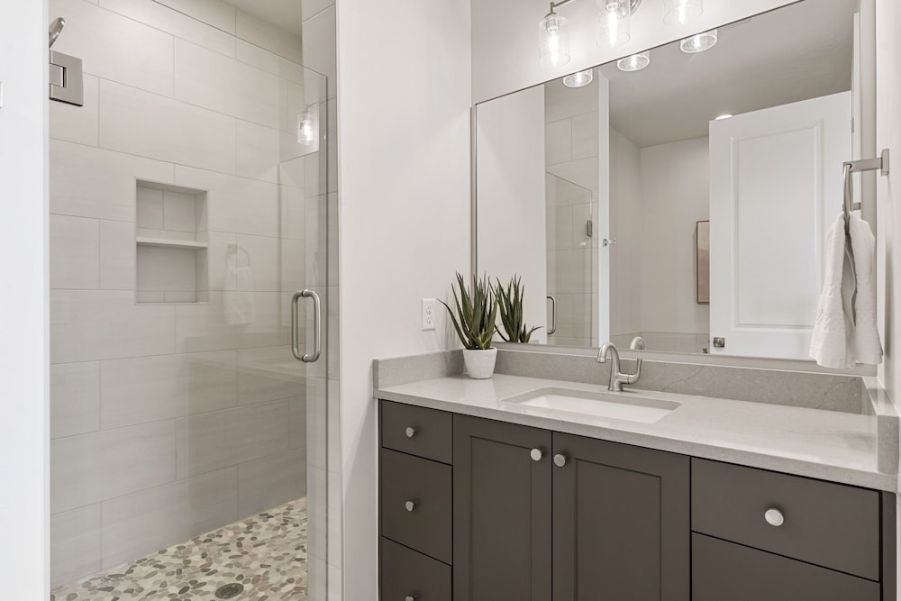 The Crash Pad 5 Bedroom Townhouse