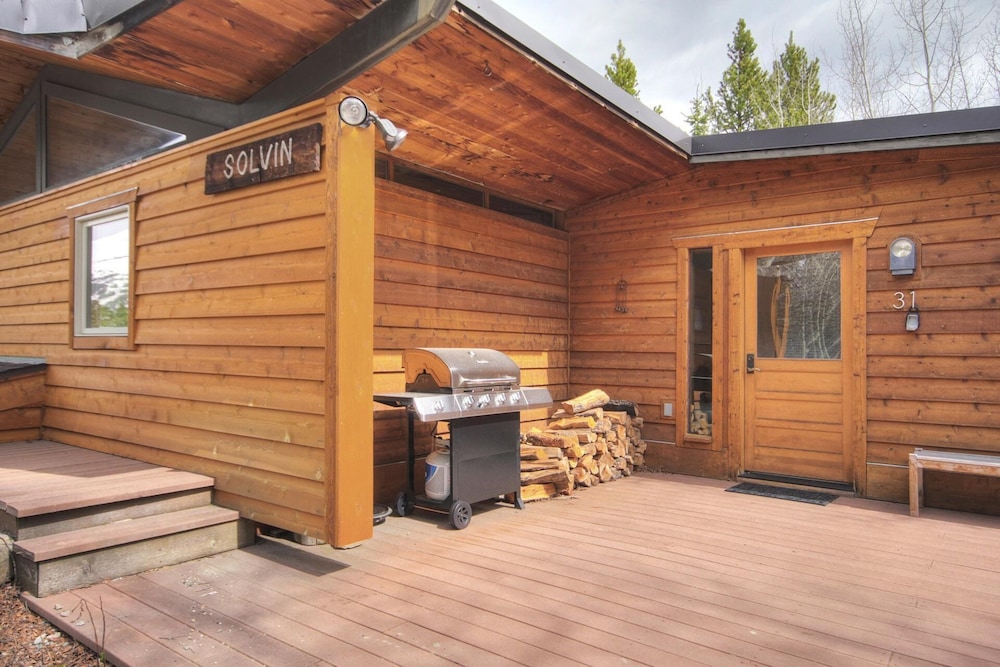 Elk Horn  3 Bedroom Home by RedAwning