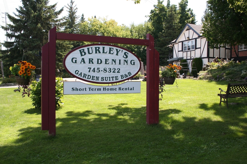 Peterborough Vacations - Burleys Gardens and Suite - Property Image 2