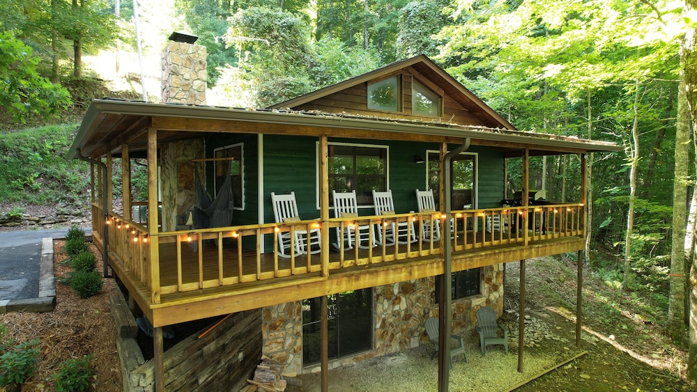 stayNantahala - Smoky Mountain Cabins