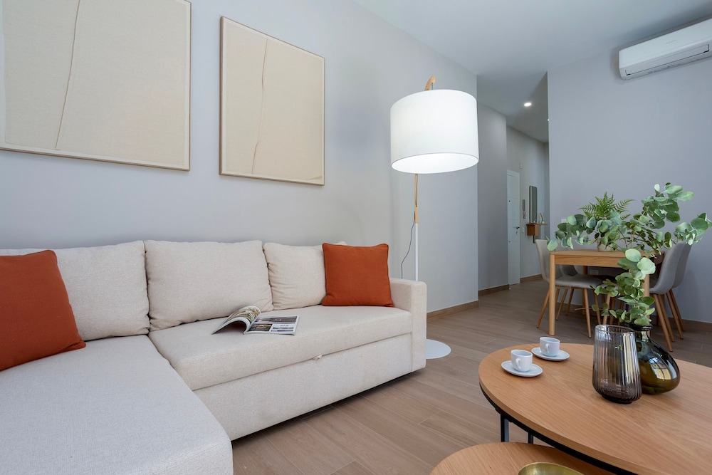 Cozy Central 2BD Apt in M Laga Trinidad Grund A