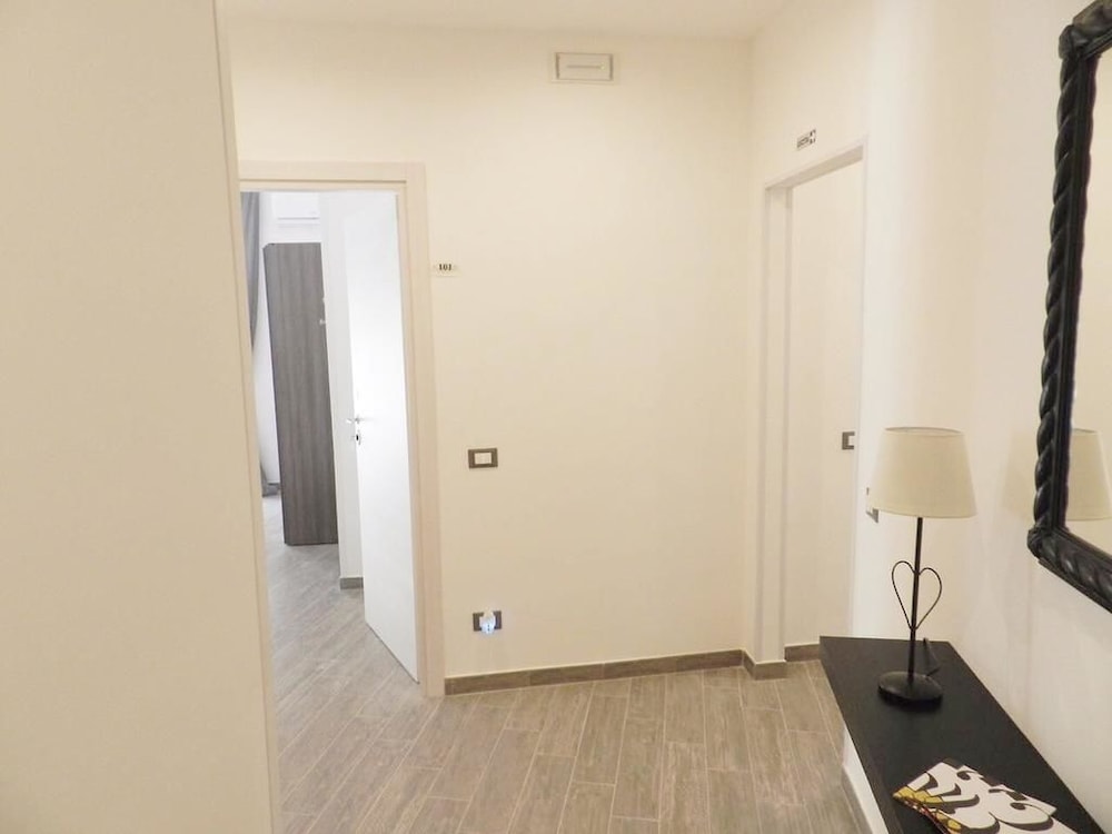 Cavour Rooms