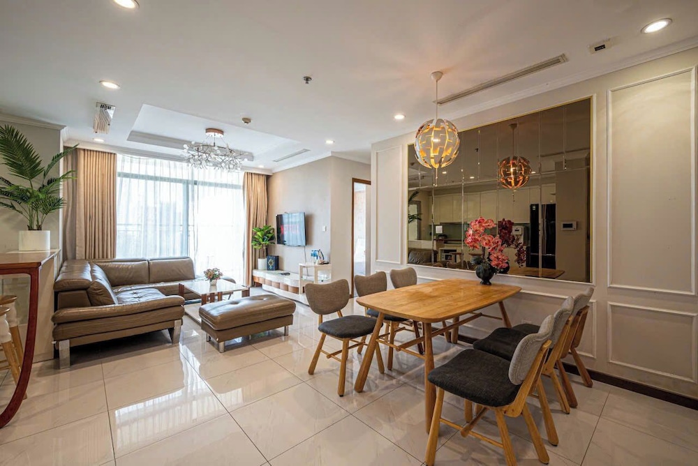Apartment Landmark 81 by Urban Home