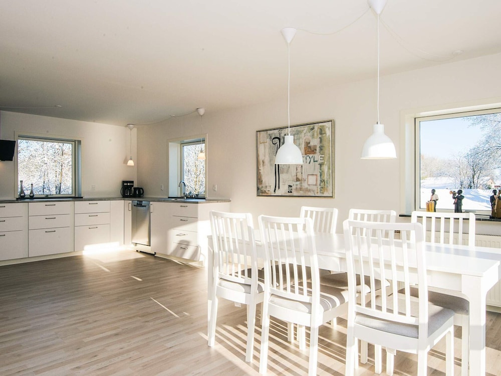 5 Star Holiday Home in Give