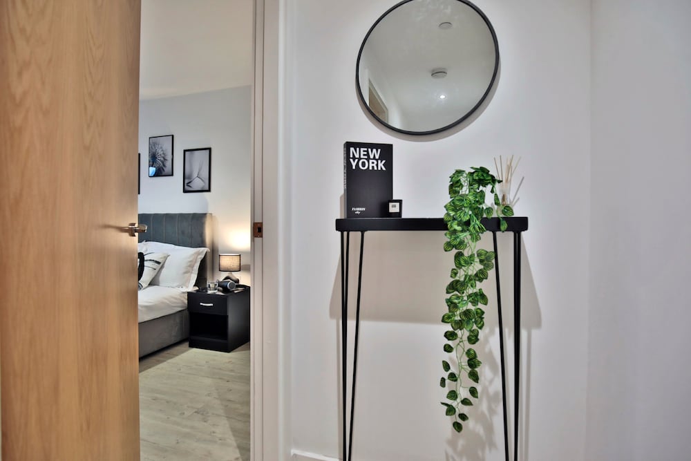 Manchester - 2-bed Apartment - Sleeps 4 - Wifi