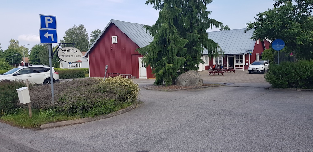 Sjötorps Vandrarhem & Rum - Hostel