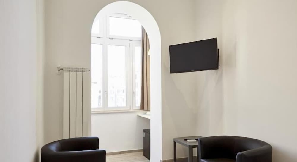 Raffaela's Suite & Rooms