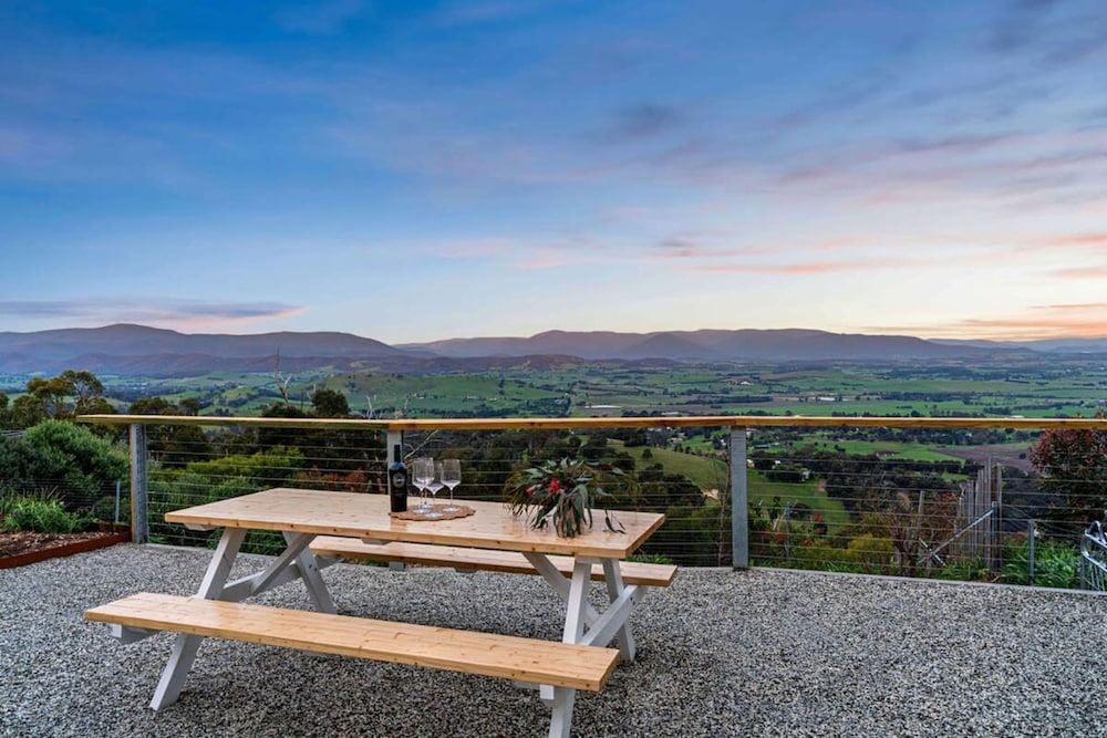 Skyline Views Yarra Valley s Elevated Escape