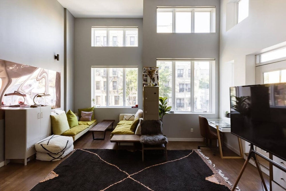 Dekalb by Rove Travel Duplex Loft w Terrace