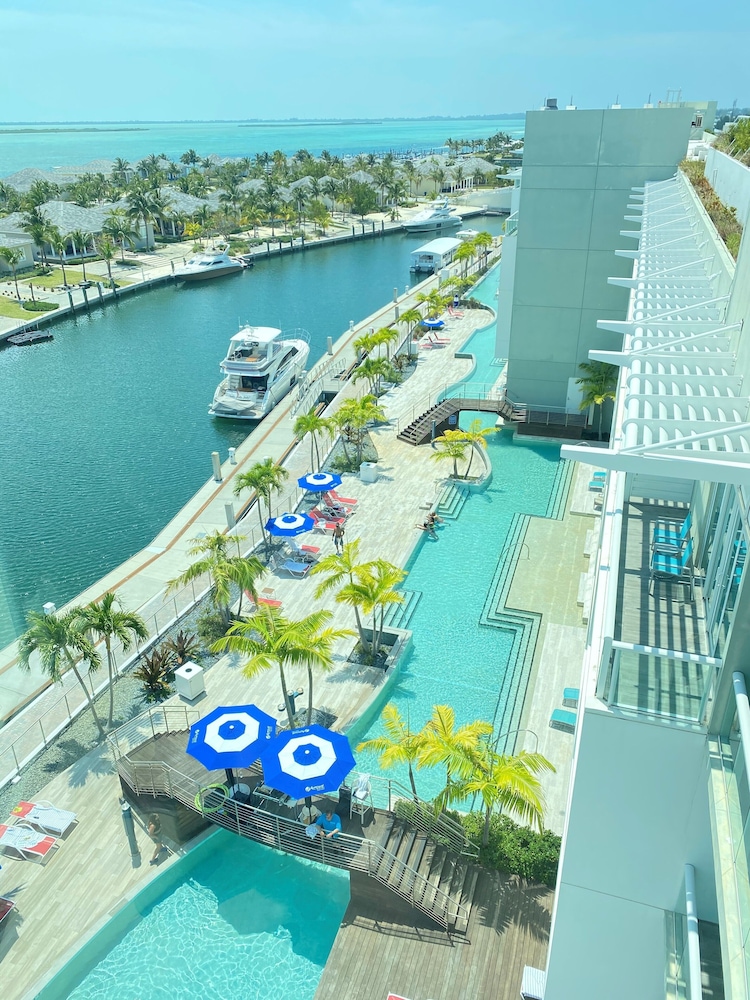 Resorts World Bimini
