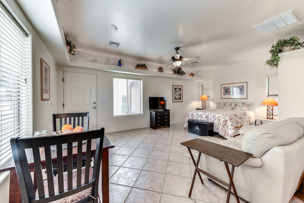 4 Mi to San Tan Mtn Trails: Arizona Studio! view 2
