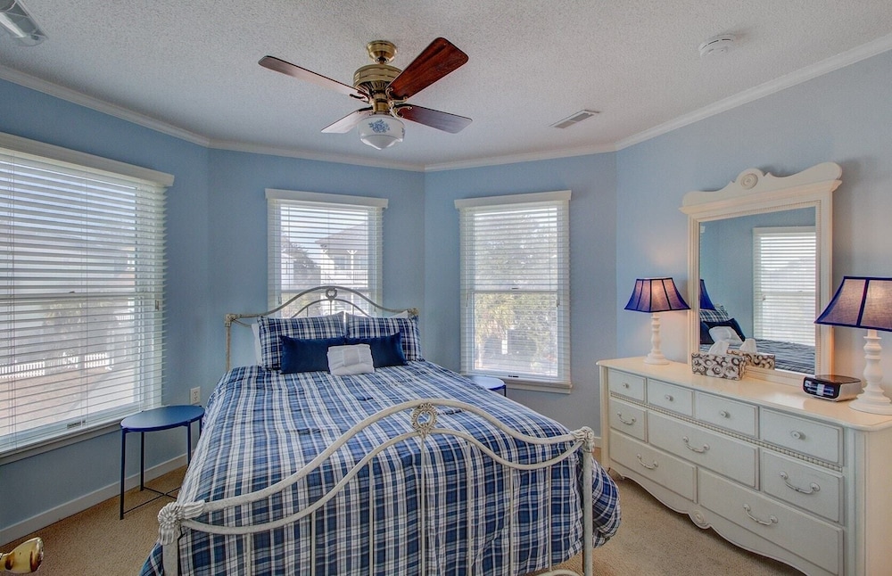 54 Pelican Bay by Avantstay Steps From Beach + Community Pool view 3