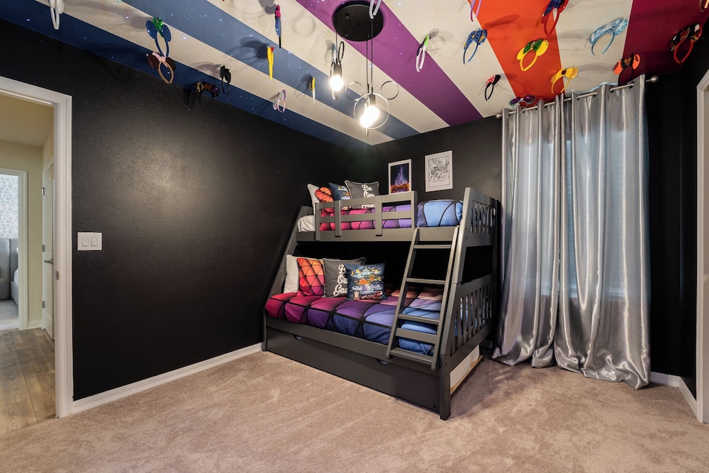 Dazzling New 7BR Villa  Disney Theme Rms