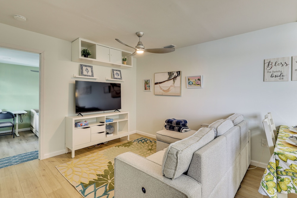 Private Beach: 'hidden Shack By the Bay' in Ruskin