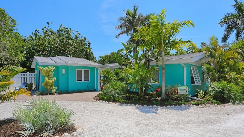 Seascapes 3 Bedroom Home by RedAwning