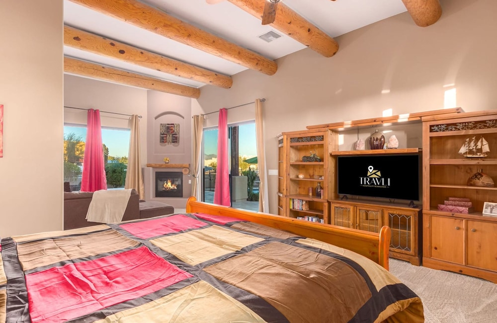Desert Foothils Rustic Resort Oasis w Pool Spa