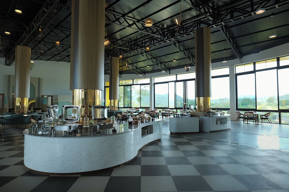 Tuskers Hill Banquets by Poppys