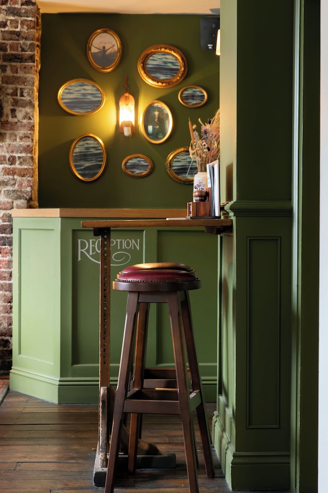 bar