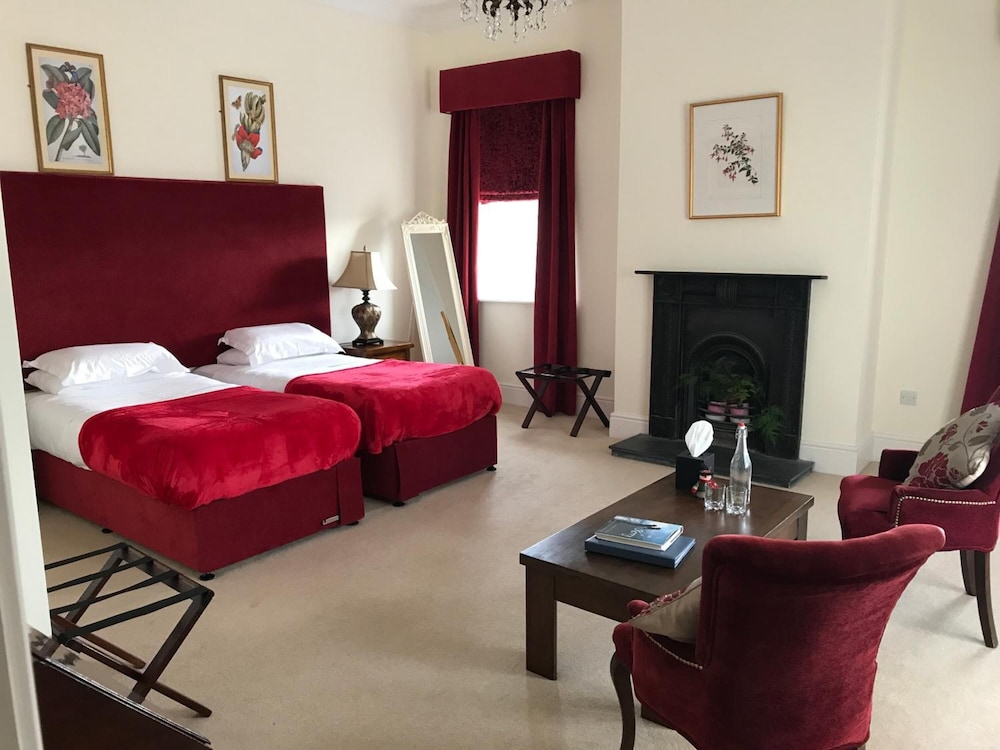 Emlagh House