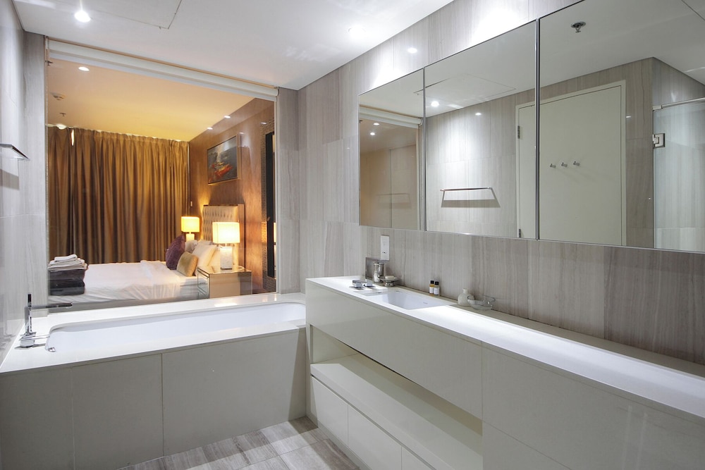 Silk Valley - Luxury 1B with Lake View