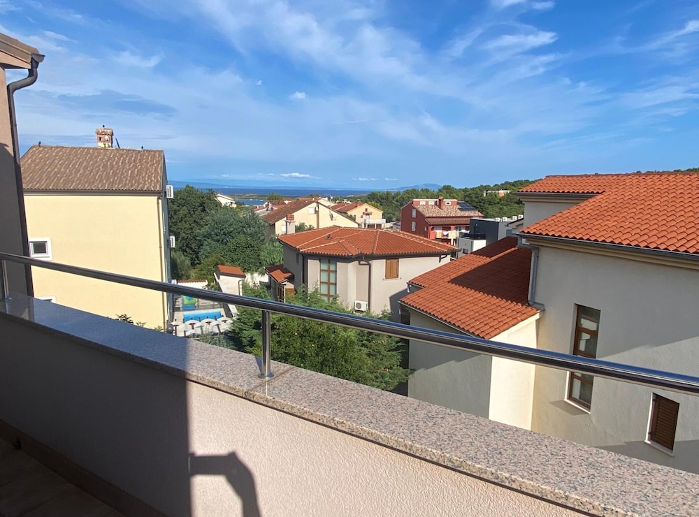 Panoramic Seaview Apartment Silver