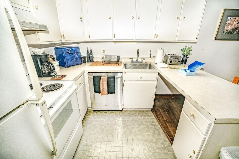 Gateway Condo A25