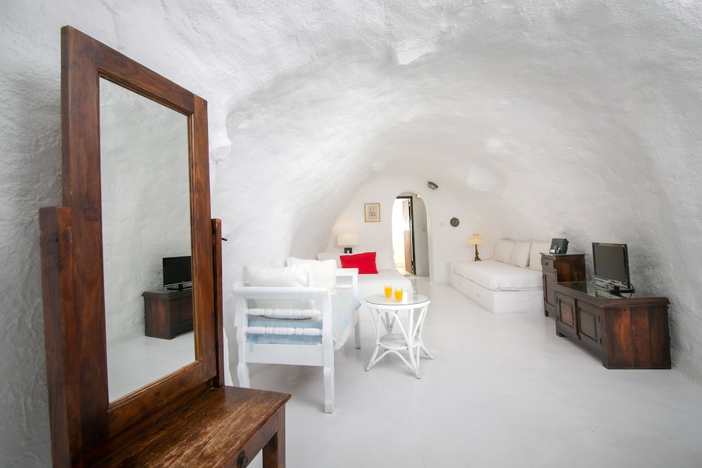 Alexander's Suites