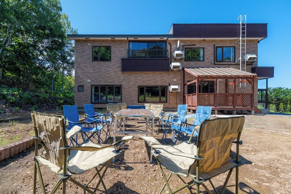 THE ELYSIAN RETREAT