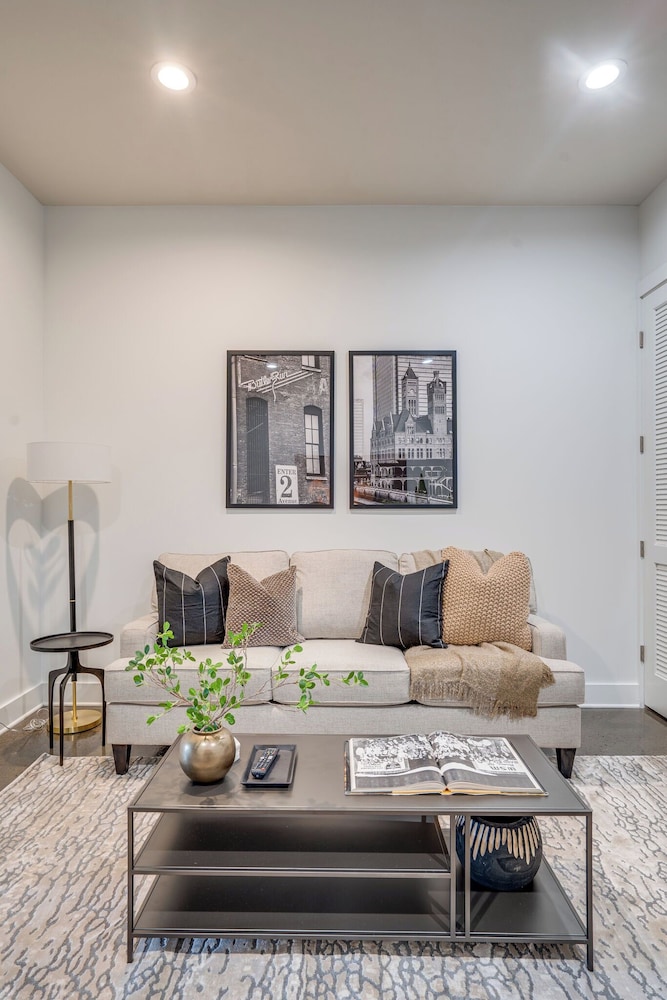 Lofts At 30th - Urban Lodge - Mins to Broadway!