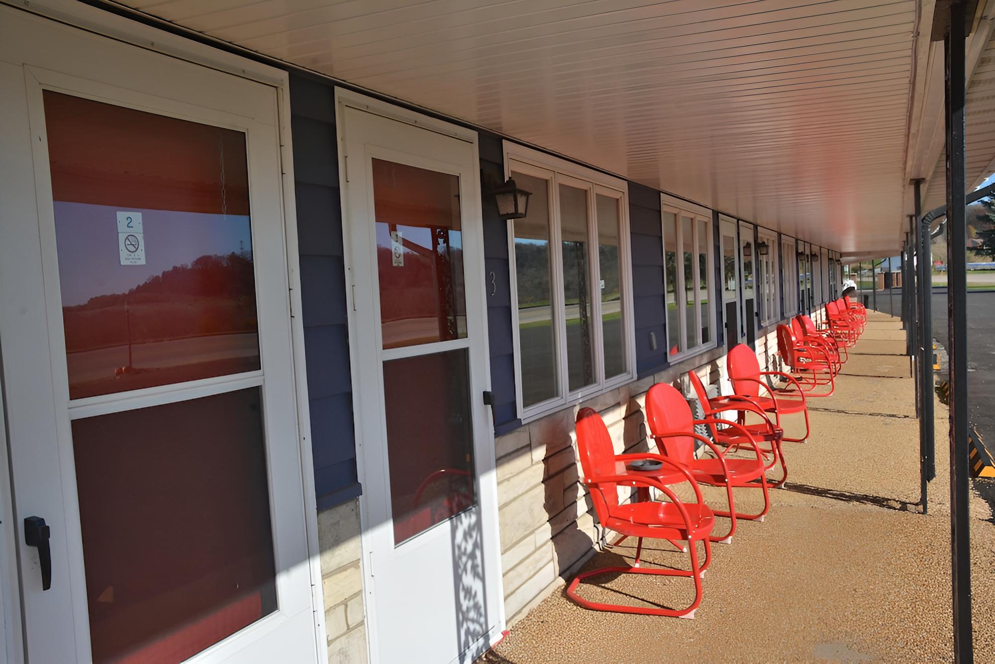 Galena Vacations - Grant Hills Motel - Property Image 2